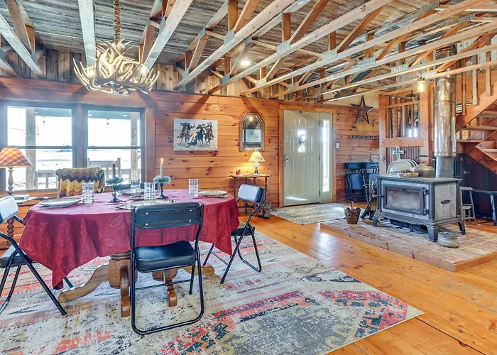 'Mule Creek Lodge' Rural Stay Near Coldwater Lake