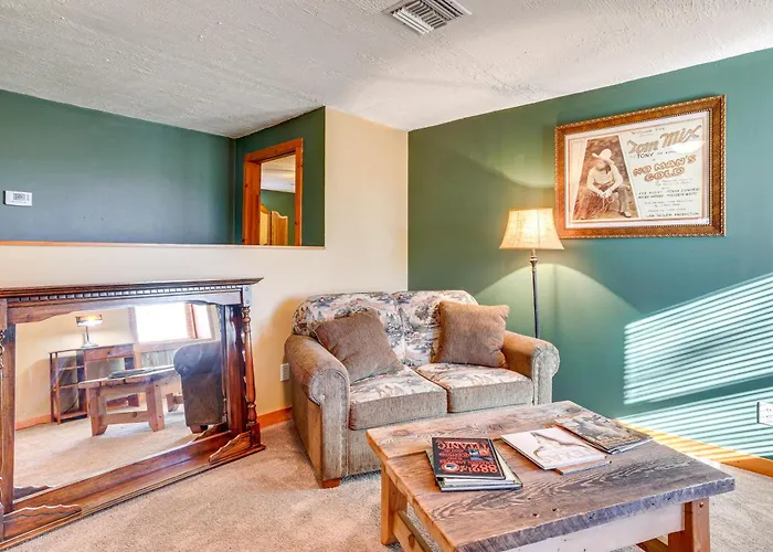 'Mule Creek Lodge' Rural Stay Near Coldwater Lake